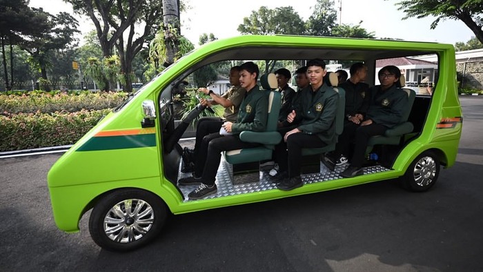 Manfaatkan Energi Bersih, Unissula Kembangkan Mobil...